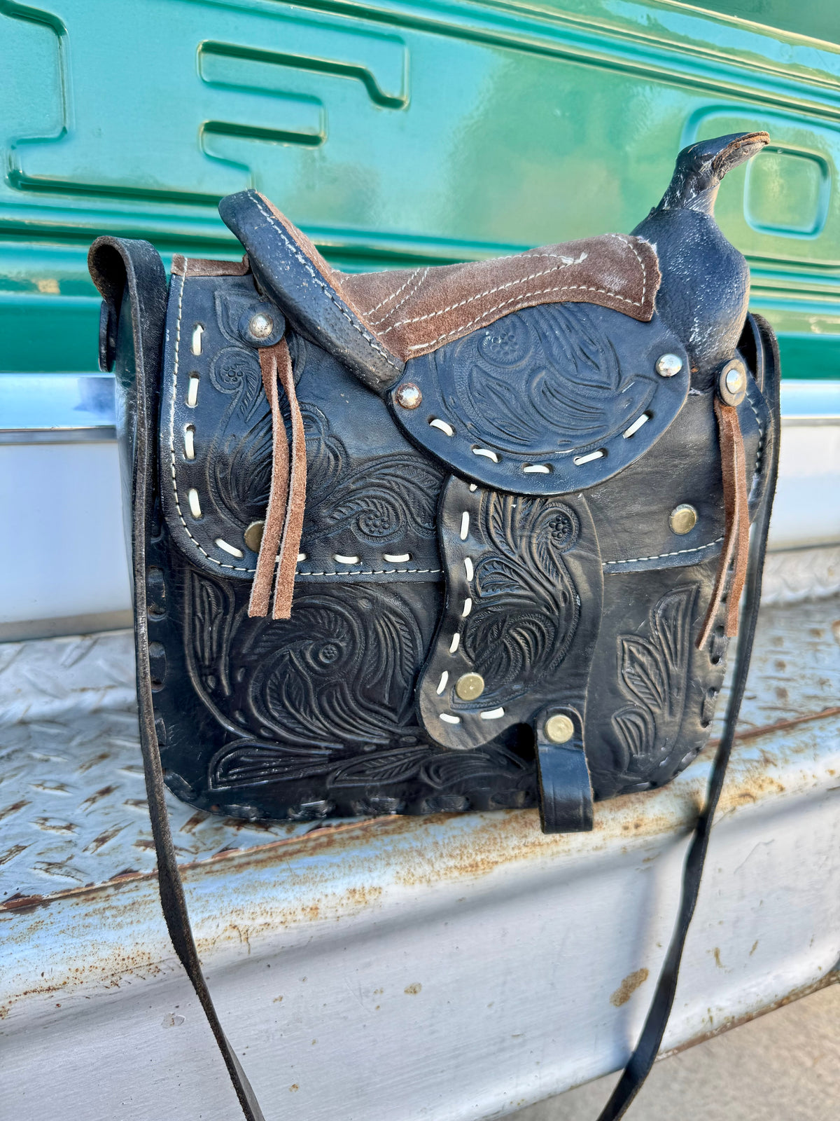 Saddle purse